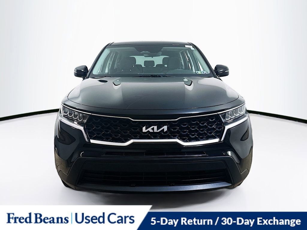 2022 Kia Sorento LX photo 2