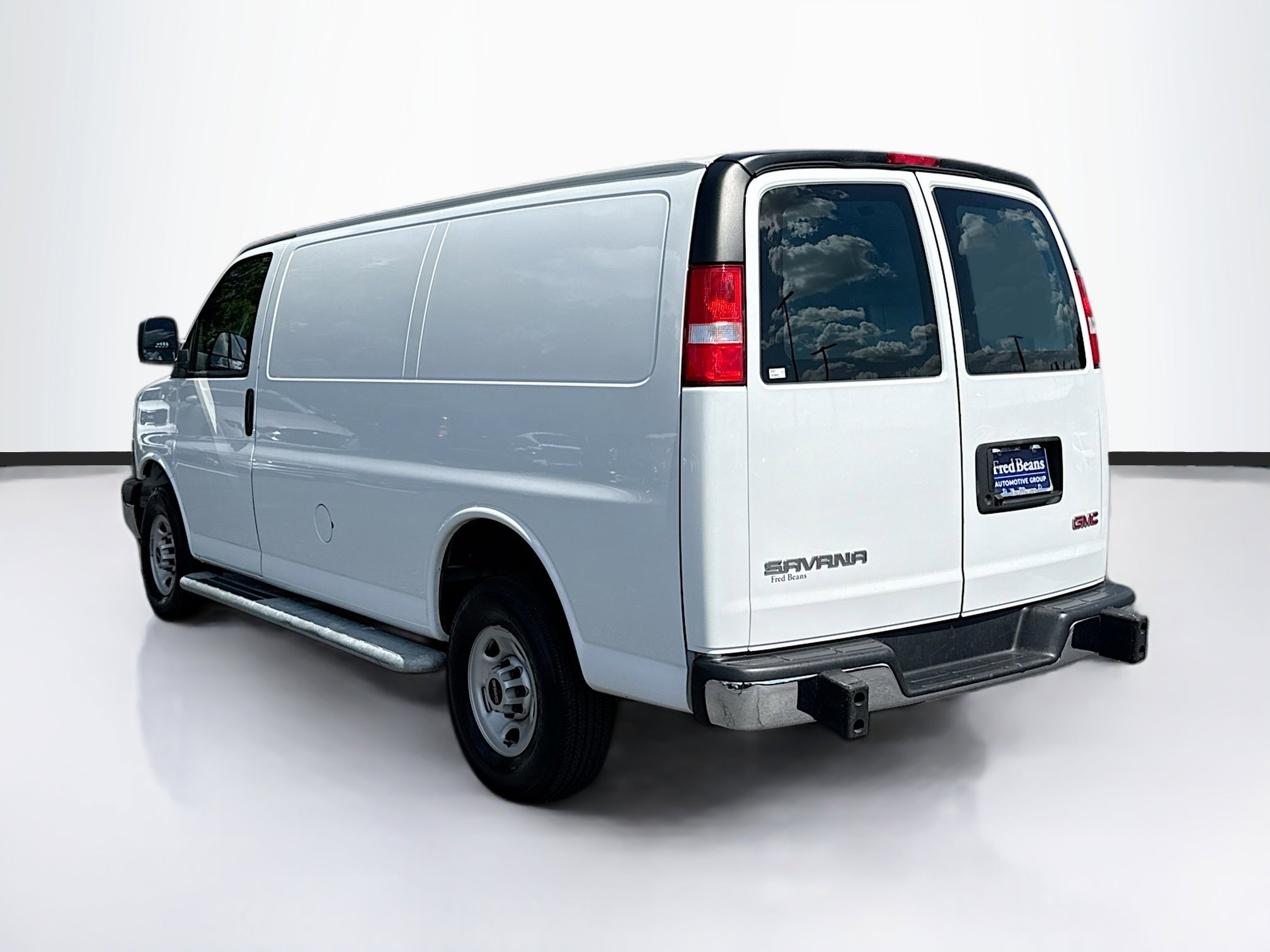 2023 Gmc Savana Cargo 2500 photo 2