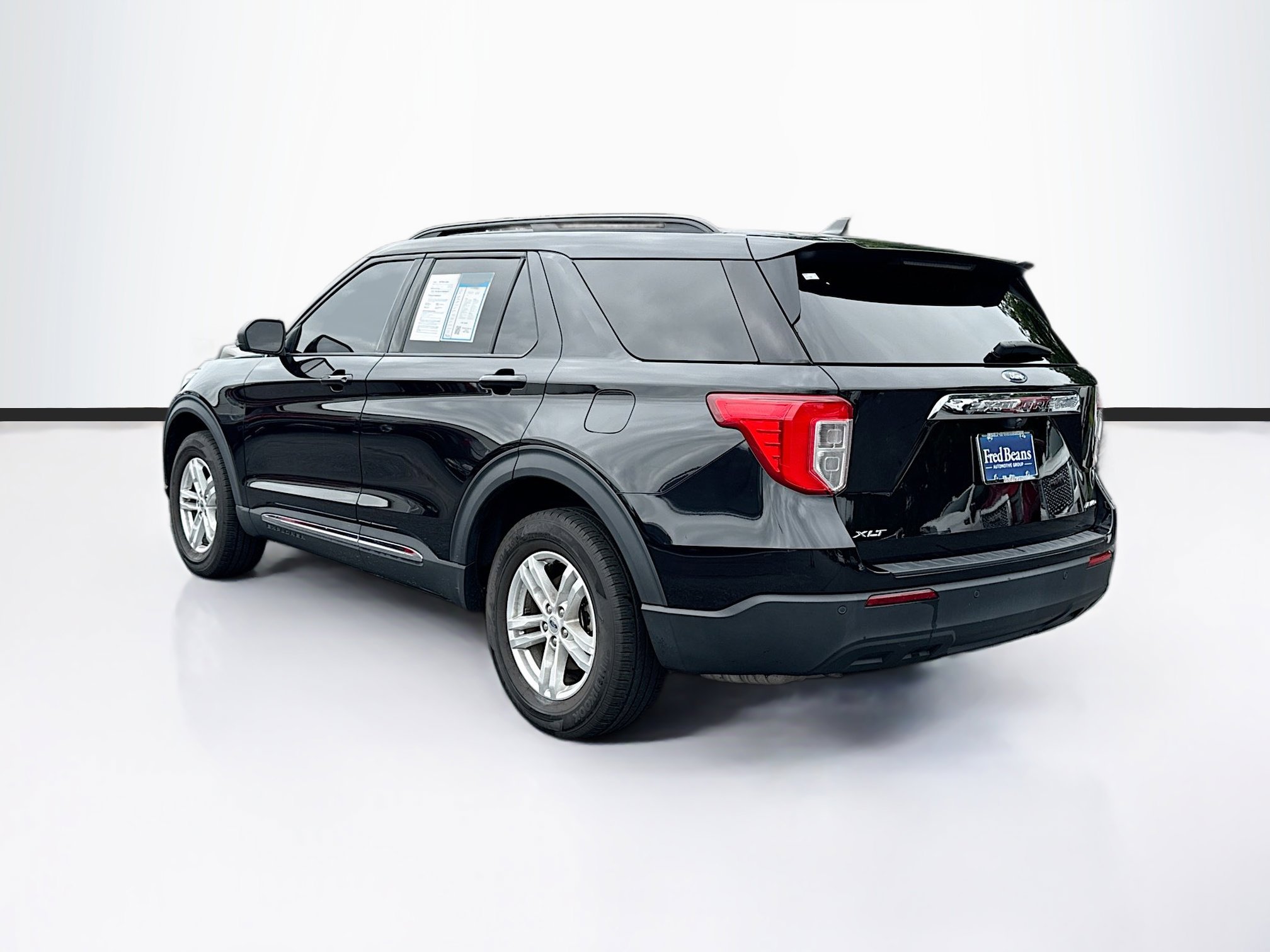 2022 Ford Explorer XLT photo 3