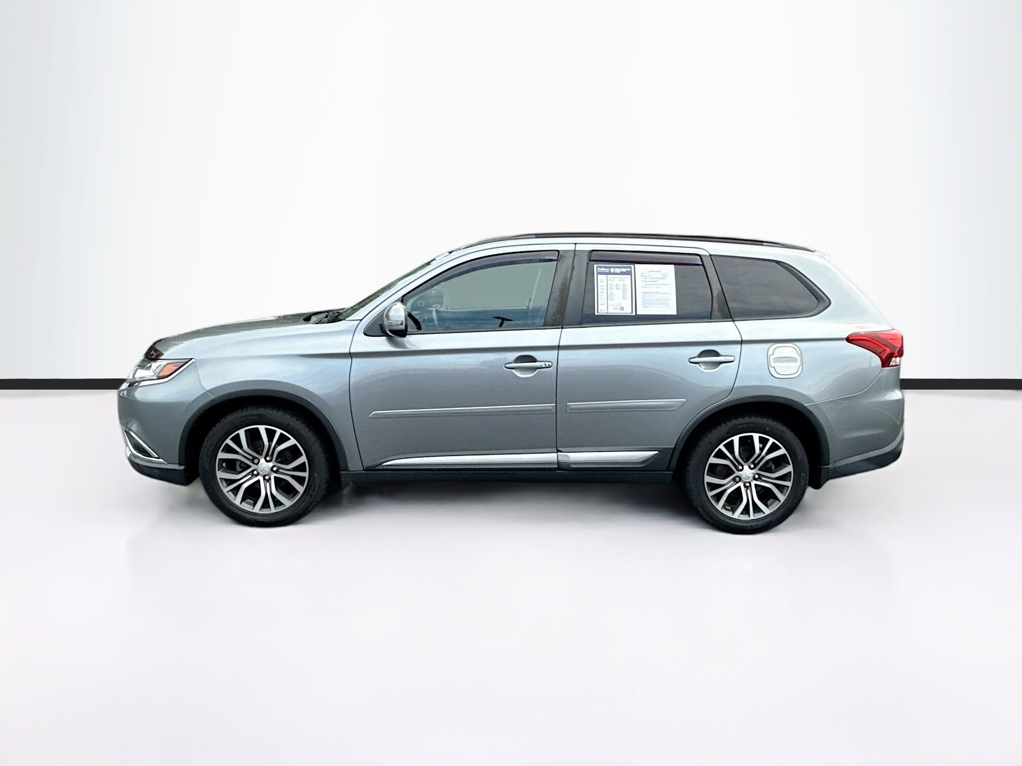 2016 Mitsubishi Outlander SE photo 4