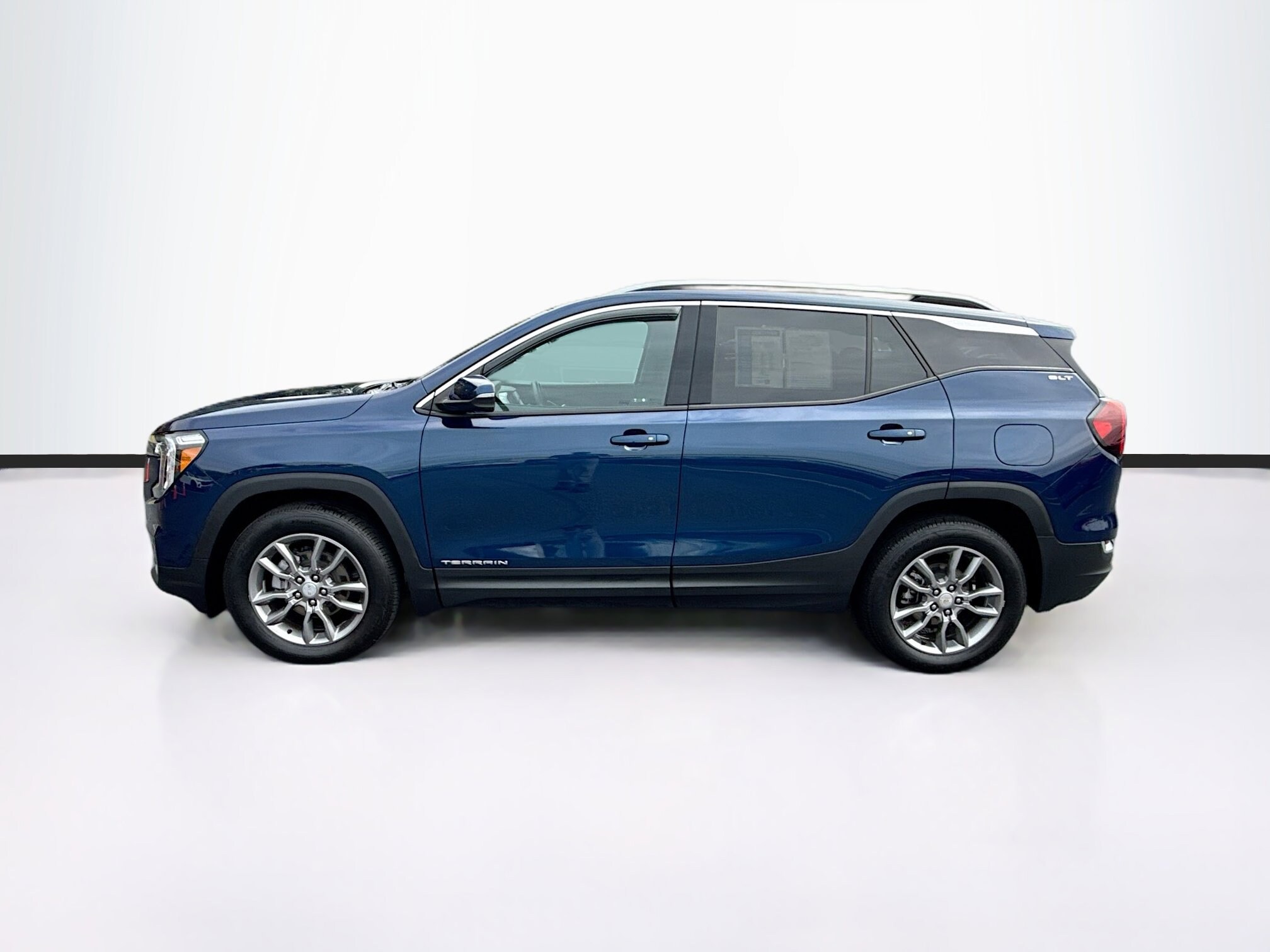 2022 Gmc Terrain SLT photo 2
