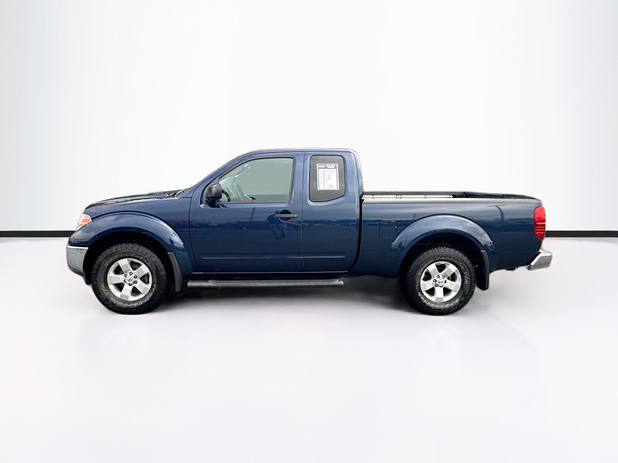 2011 Nissan Frontier SV photo 4