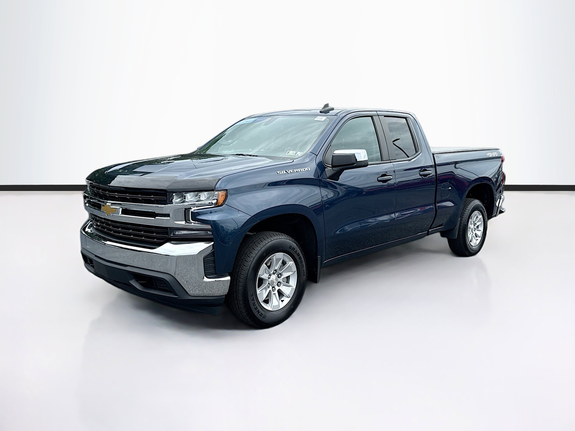 2022 Chevrolet Silverado 1500 LT photo 3