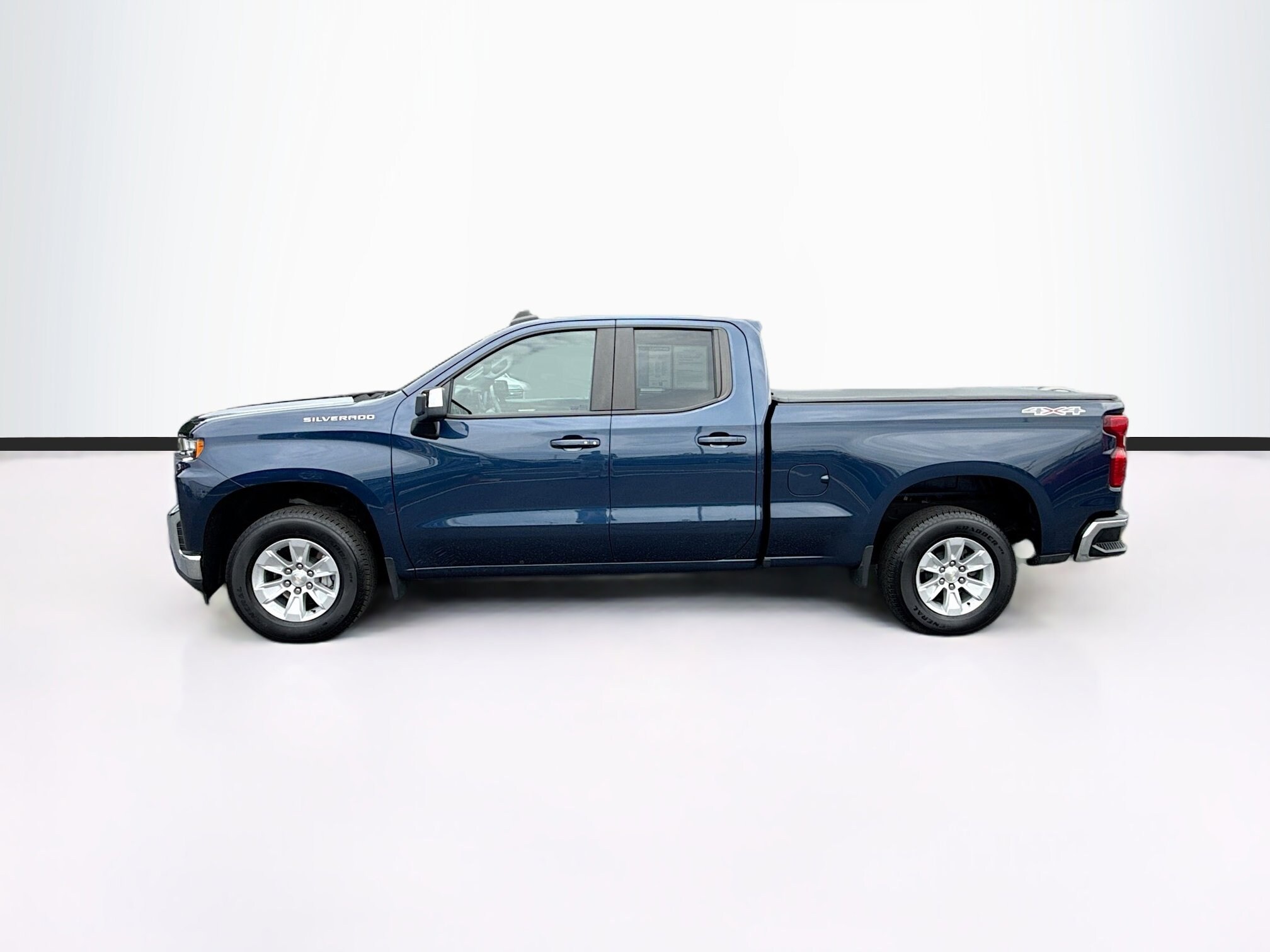 2022 Chevrolet Silverado 1500 LT photo 4