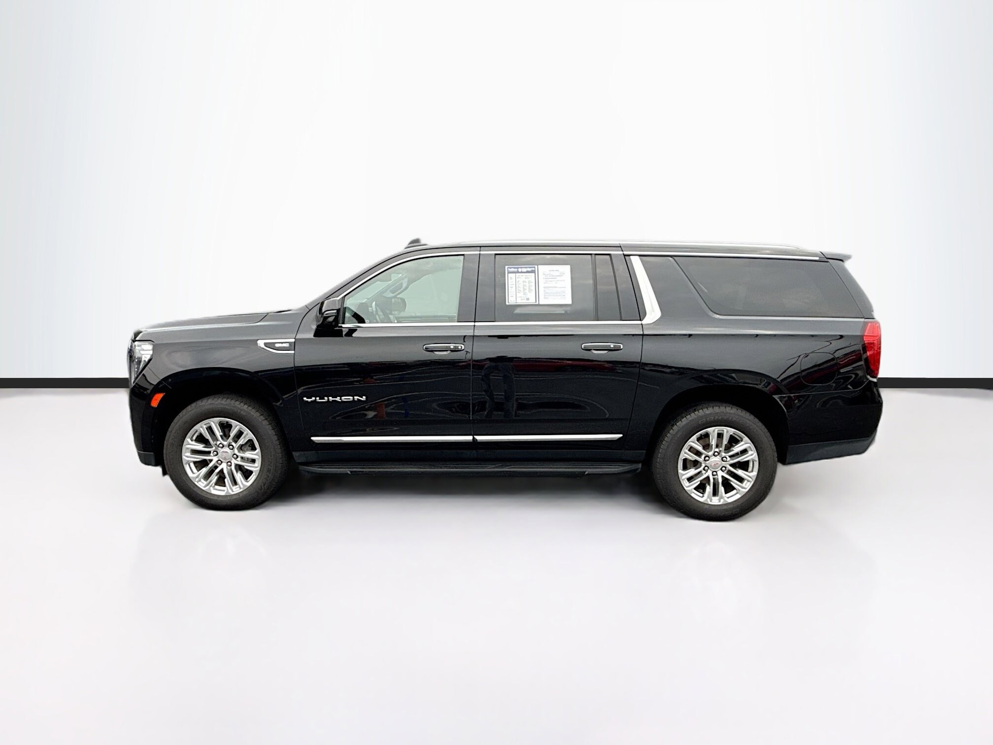 2021 Gmc Yukon XL SLT photo 3