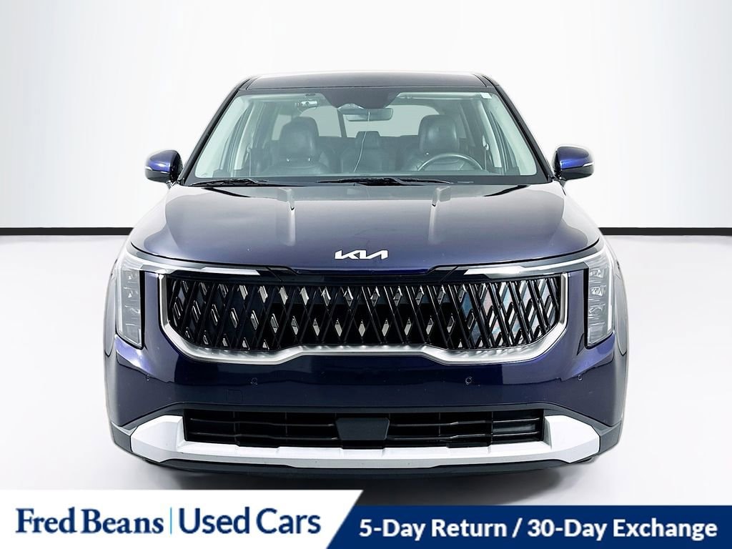 Used 2025 Kia Carnival LXS