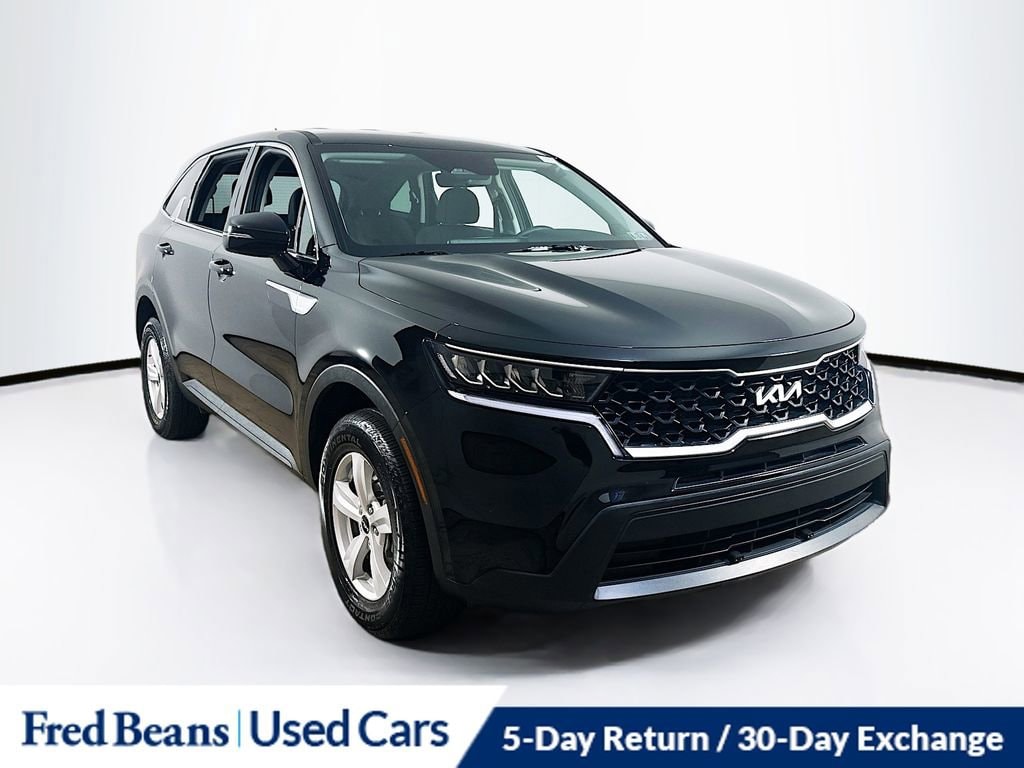 2022 Kia Sorento LX's photo