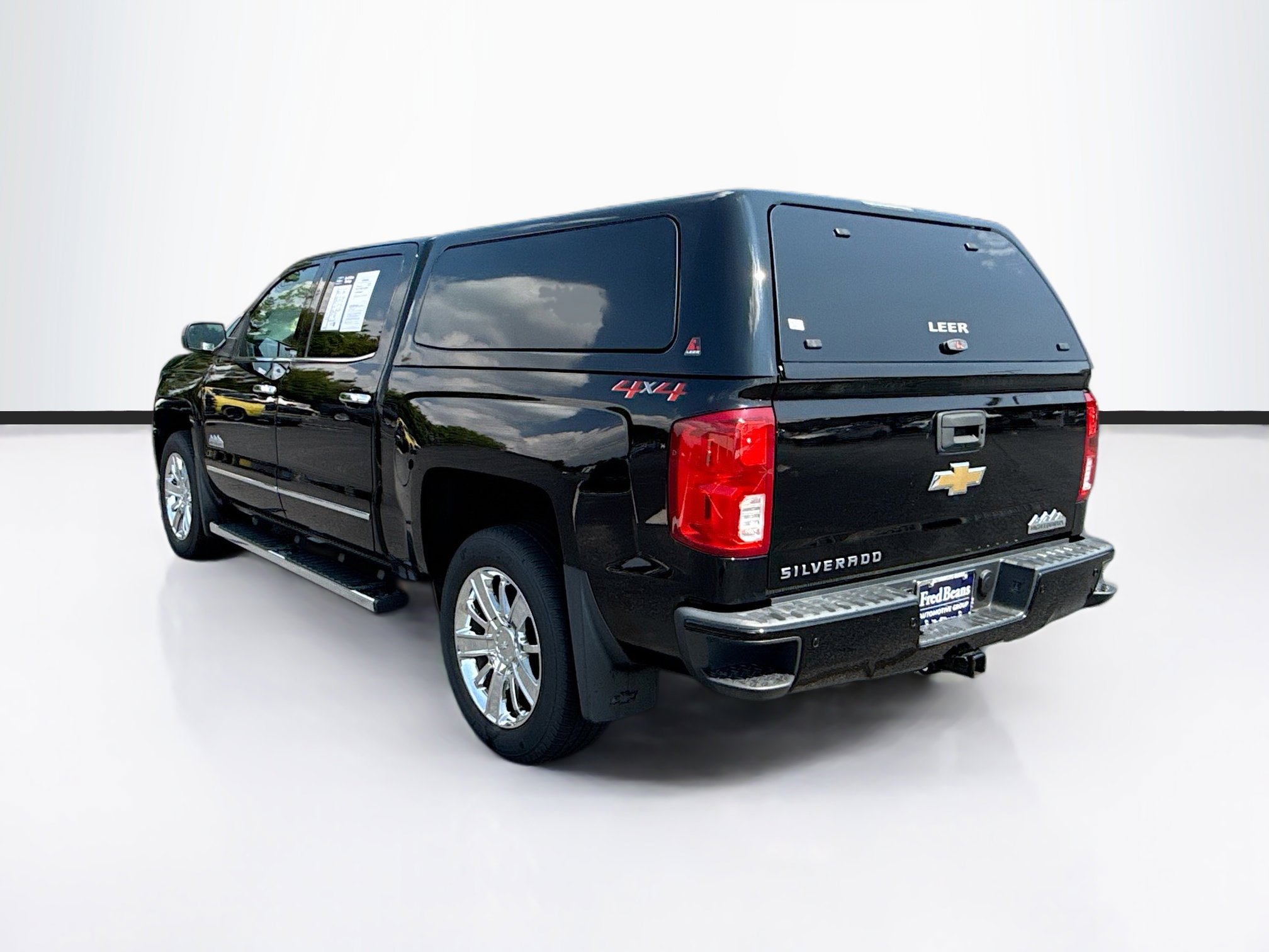 2018 Chevrolet Silverado 1500 High Country photo 3