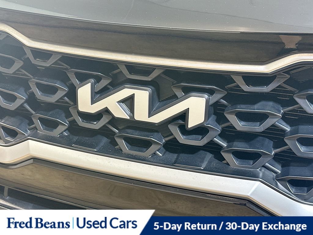 2022 Kia Sorento LX photo 3