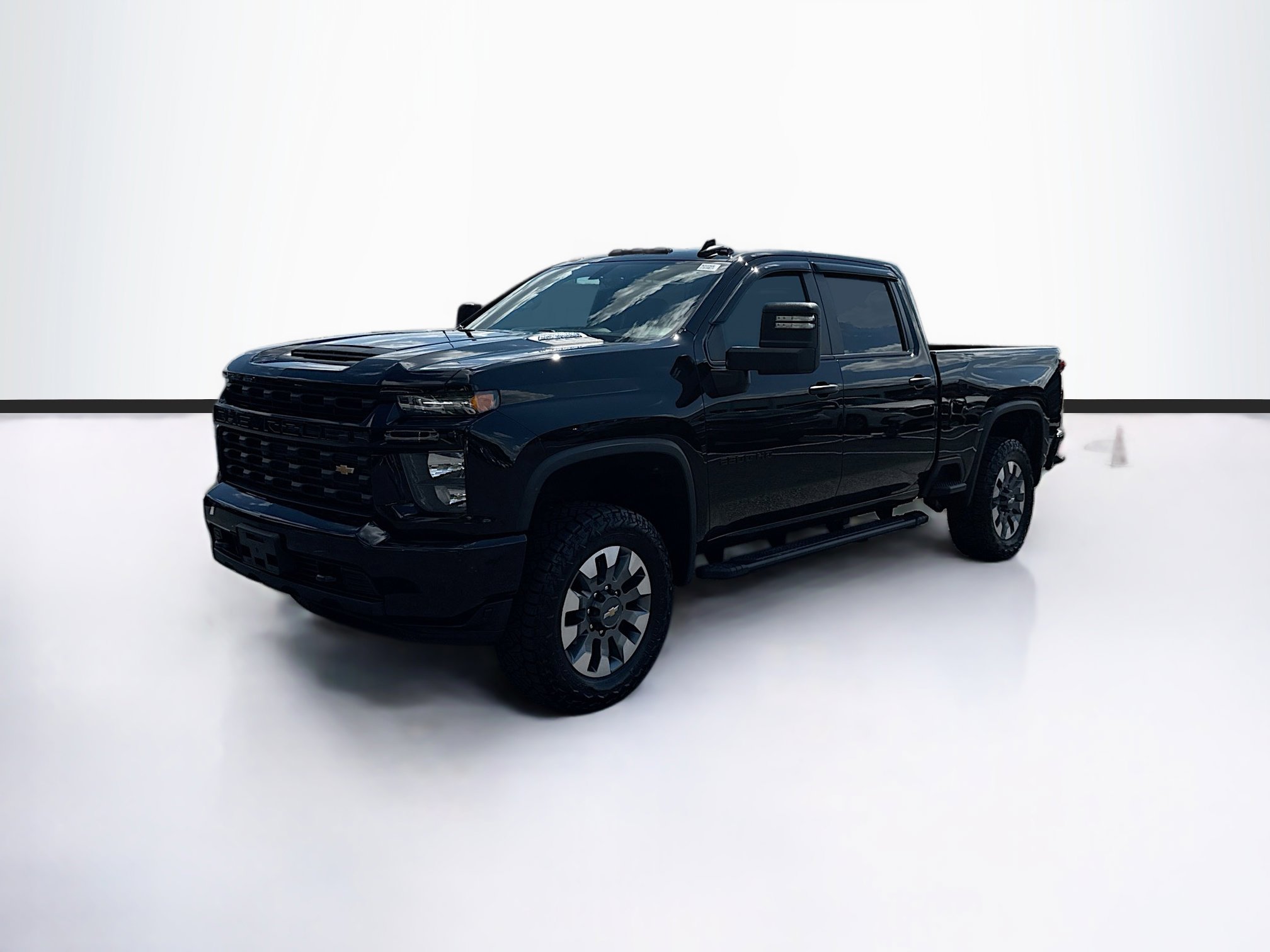 2023 Chevrolet Silverado 2500HD Custom photo 2