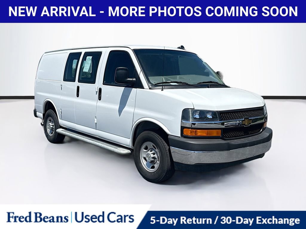 2024 Chevrolet Express 2500 Work Van HD's photo