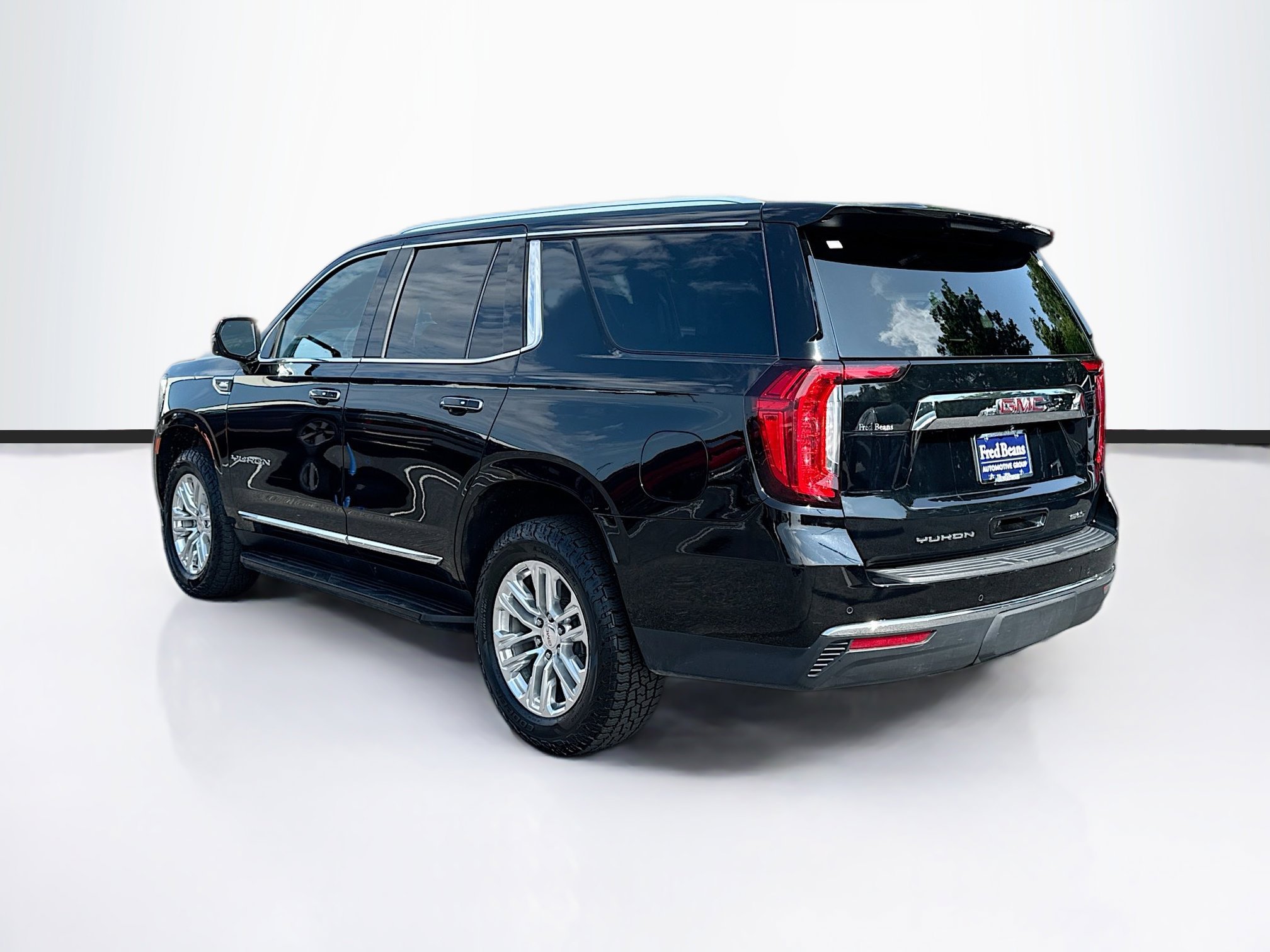 2022 Gmc Yukon SLT photo 3