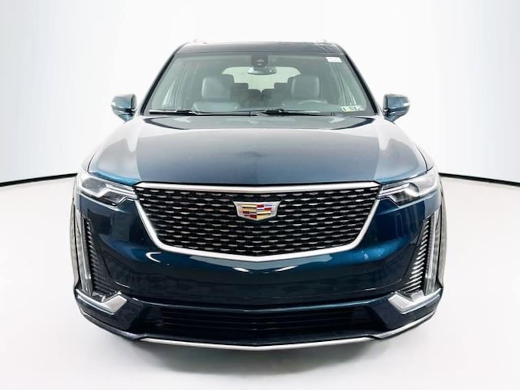 New 2025 CADILLAC XT6 Luxury SUV