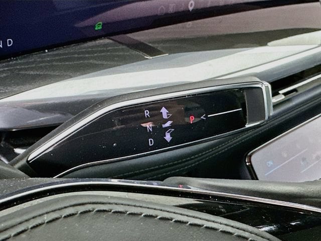 2025 Cadillac Escalade IQ Luxury 2 - Photo 16