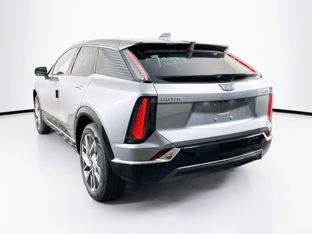 New 2026 CADILLAC OPTIQ Luxury SUV