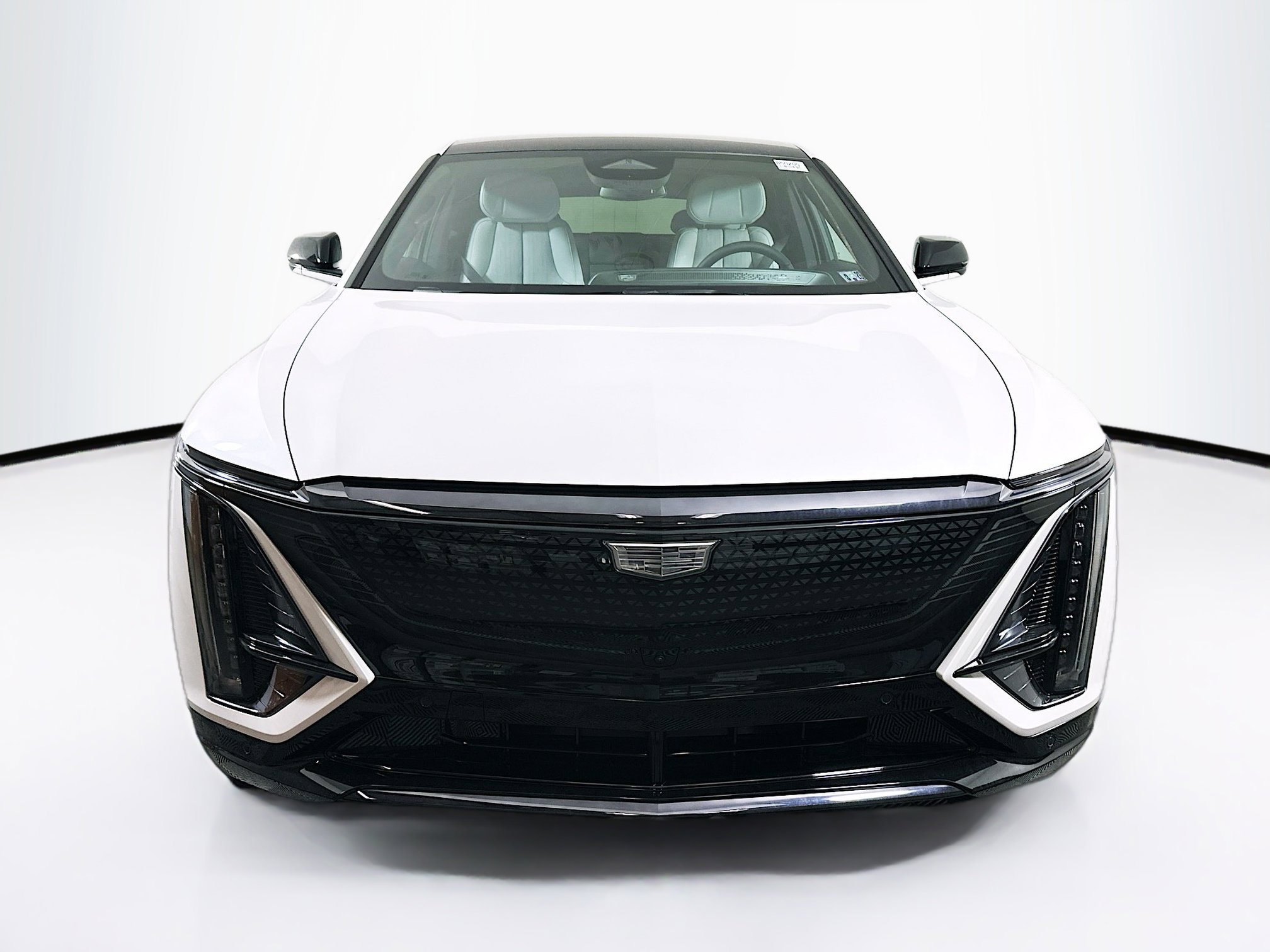 2025 Cadillac Lyriq Sport photo 2