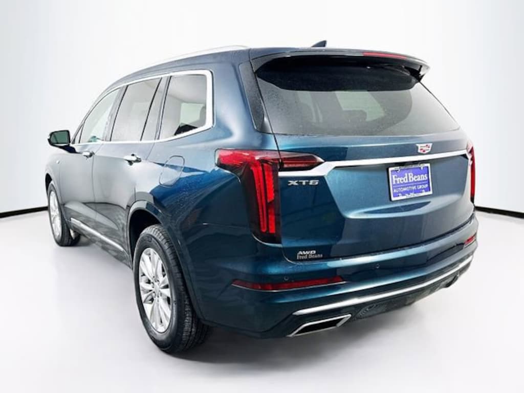 New 2025 CADILLAC XT6 Luxury SUV