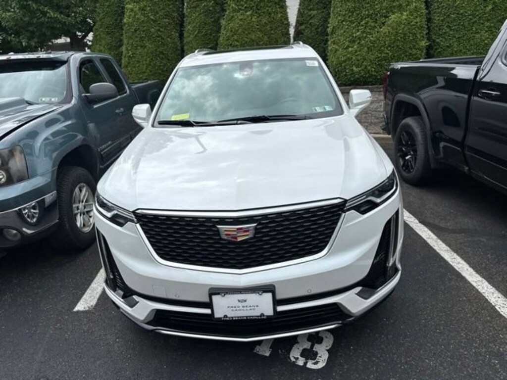 New 2025 CADILLAC XT6 Luxury SUV