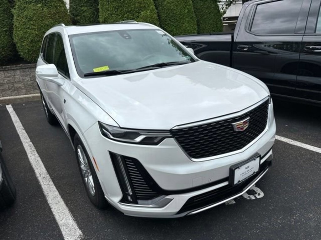New 2025 CADILLAC XT6 Luxury SUV