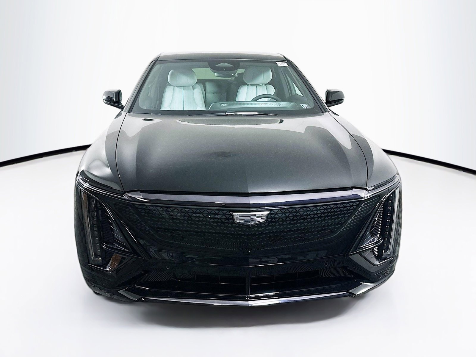 2025 Cadillac Lyriq Sport photo 2
