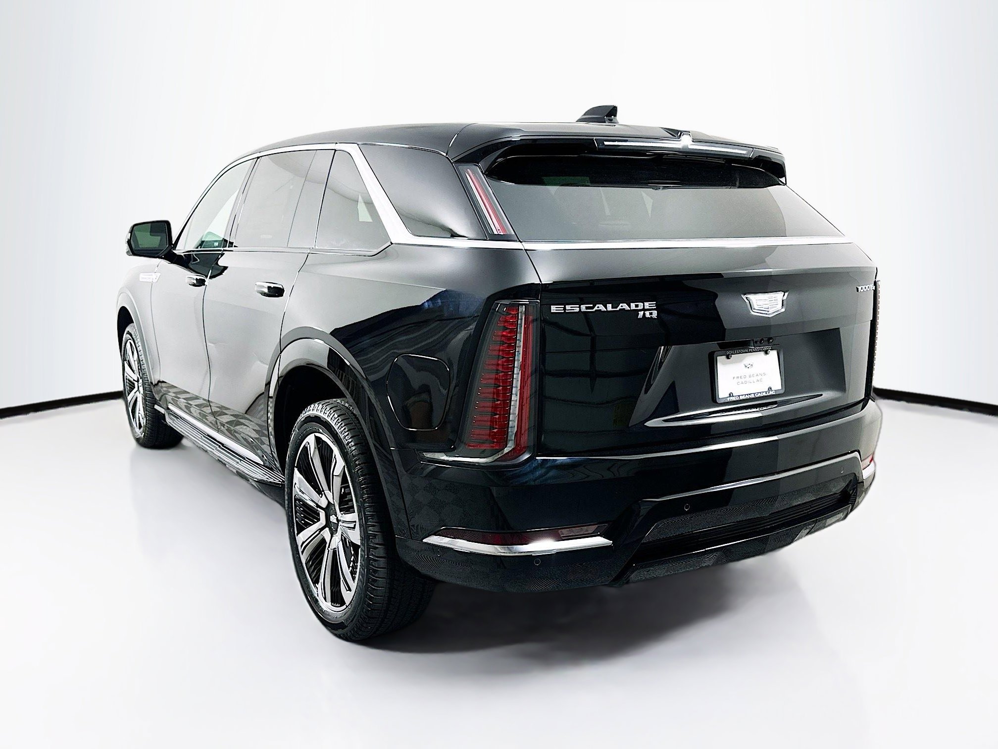 2025 Cadillac Escalade IQ Luxury photo 4