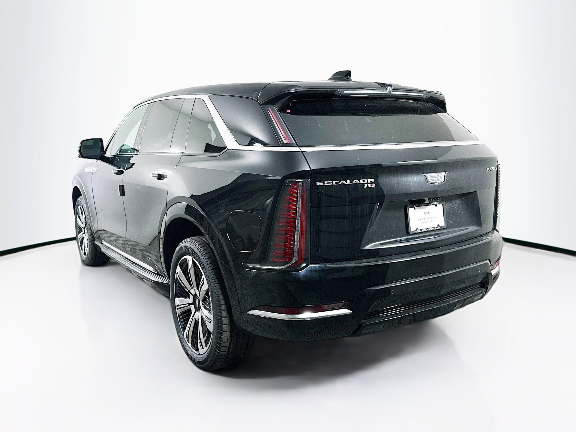 2025 Cadillac Escalade IQ Luxury photo 4