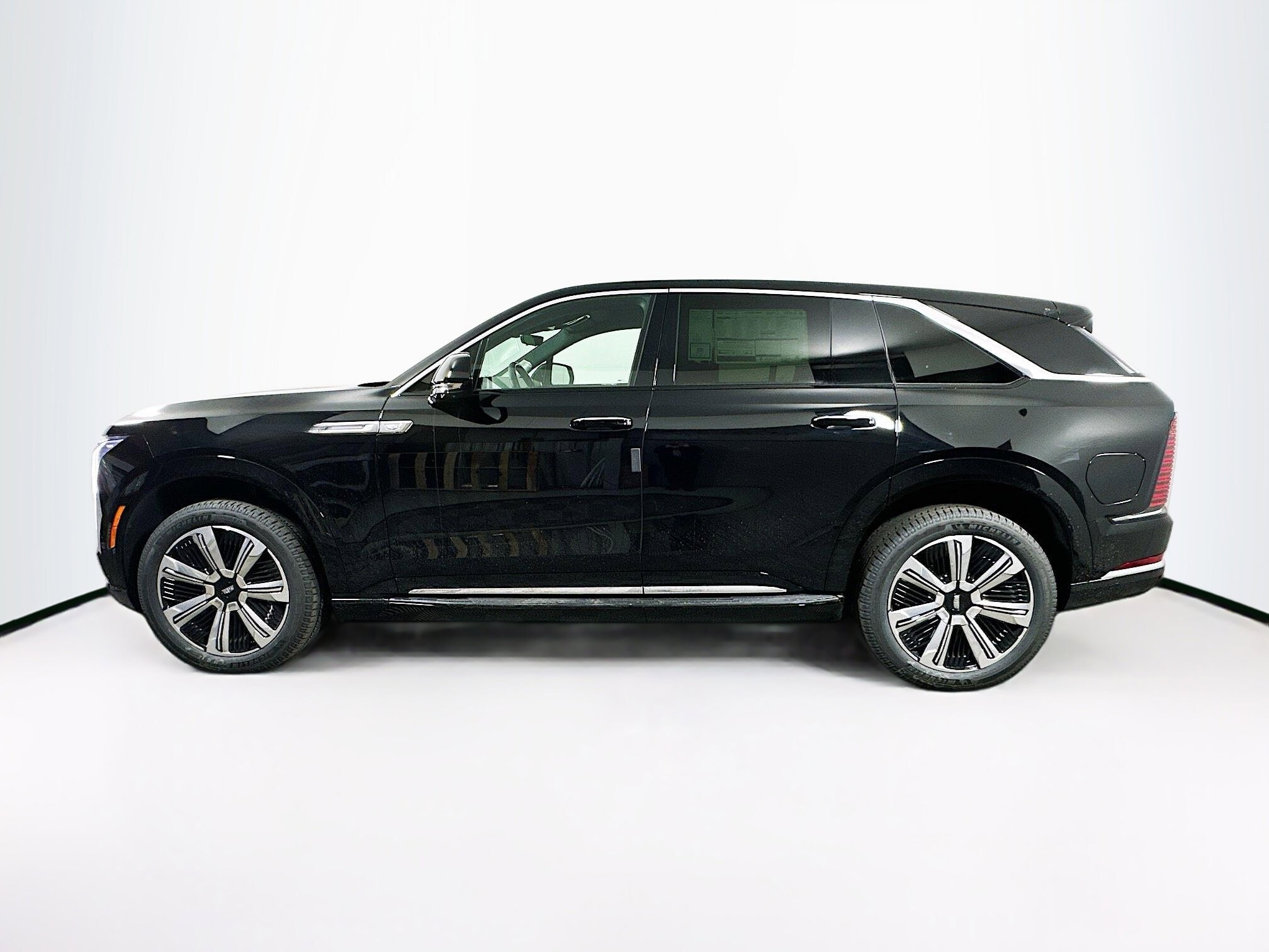 2025 Cadillac Escalade IQ Luxury photo 3