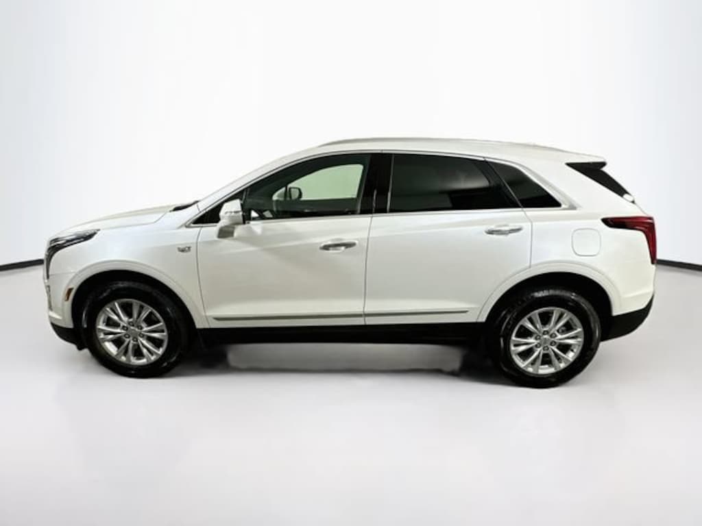 New 2026 CADILLAC XT5 Luxury SUV