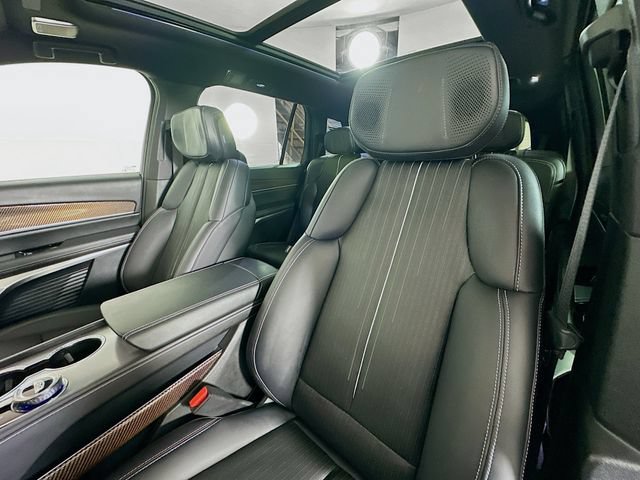 2026 Cadillac VISTIQ Sport - Photo 18