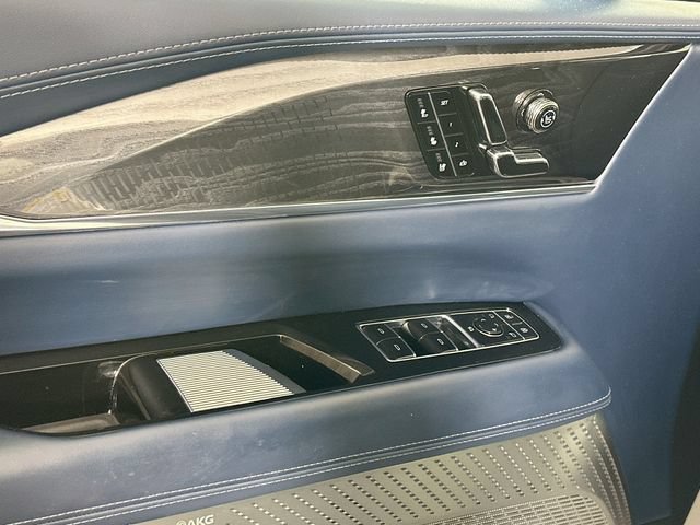 2025 Cadillac Escalade IQ Luxury 2 - Photo 22