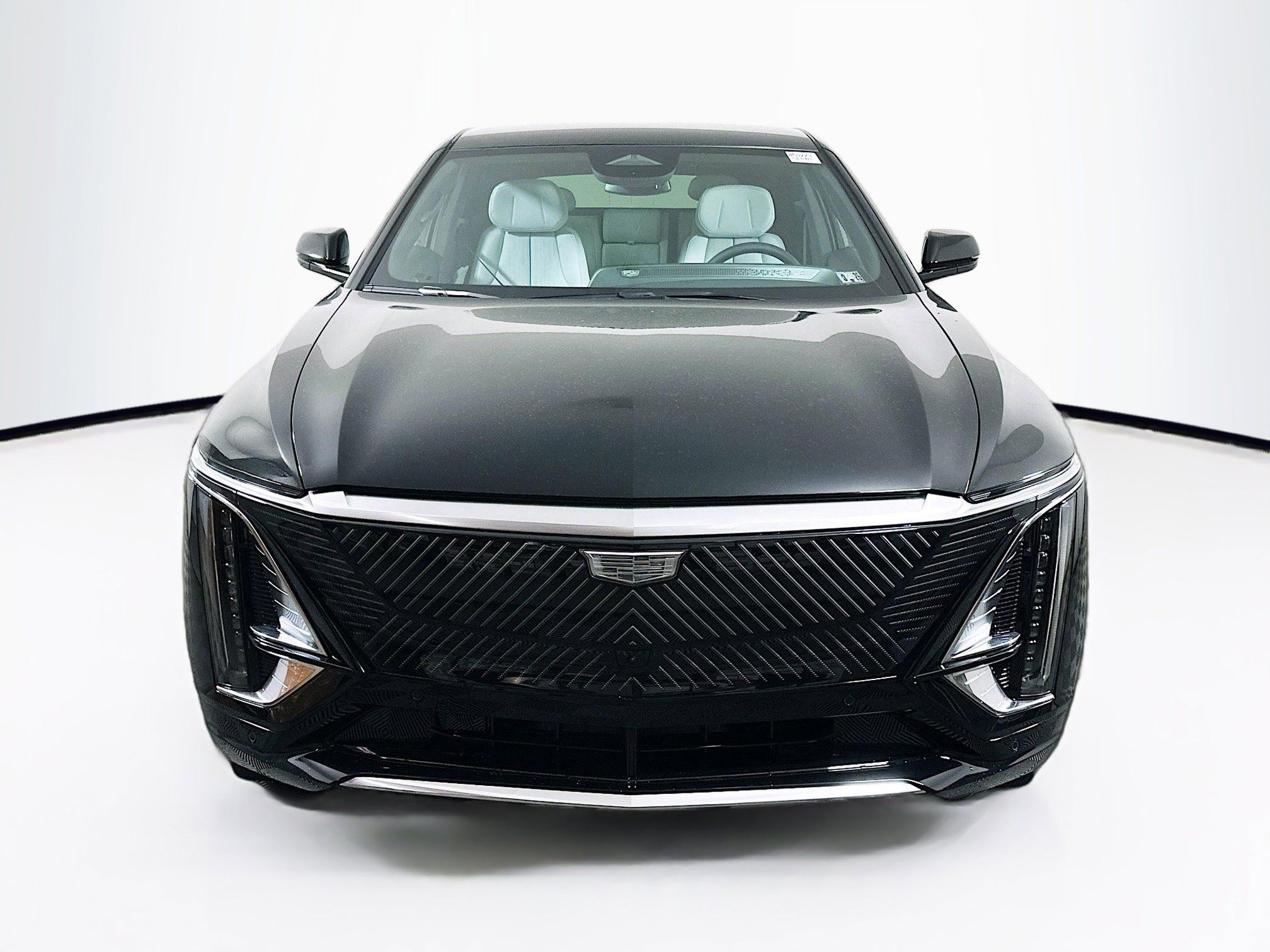 2025 Cadillac Lyriq Luxury photo 2