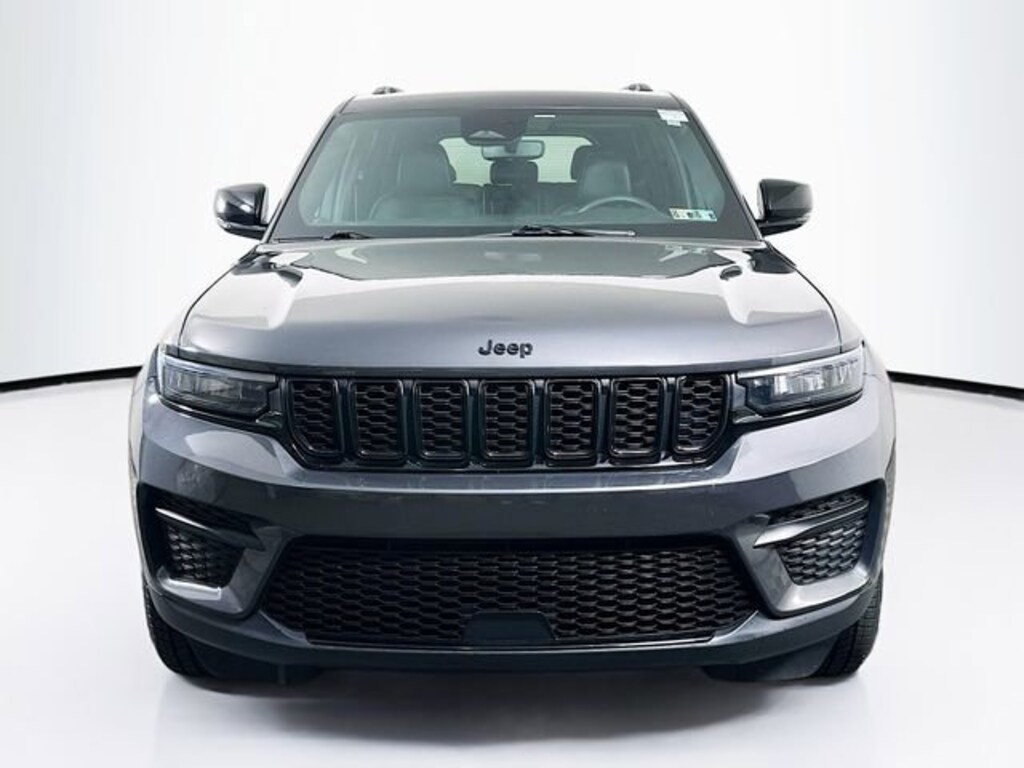 Used 2023 Jeep Grand Cherokee Altitude 4x4 SUV