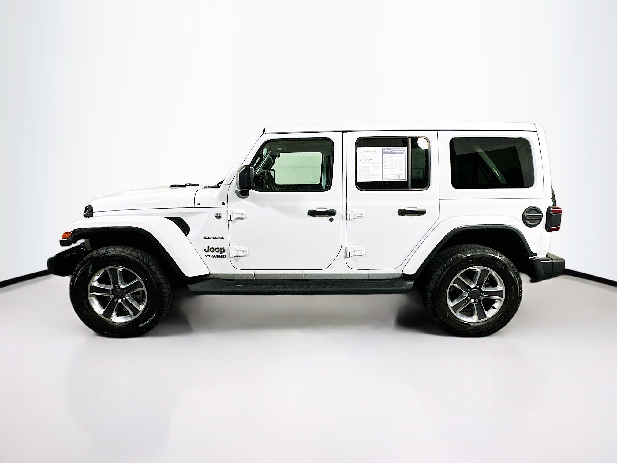 2022 Jeep Wrangler Unlimited Sahara photo 2