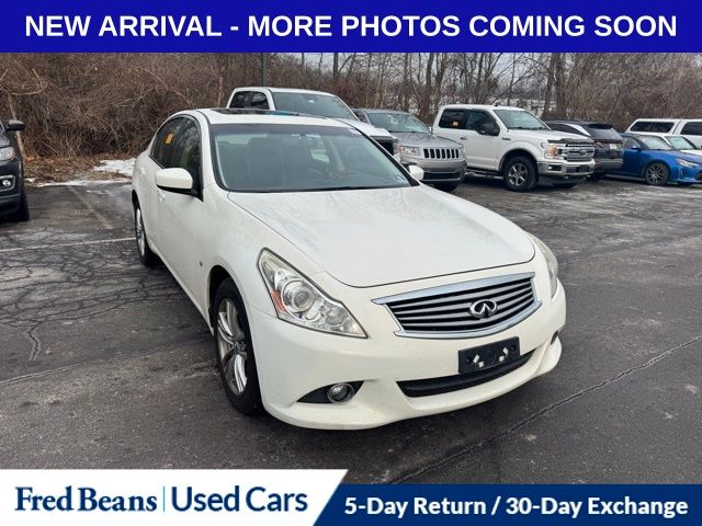 2015 INFINITI Q40 Base