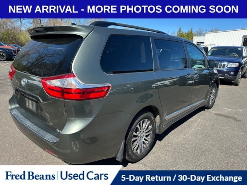 Used 2019 Toyota Sienna XLE Van