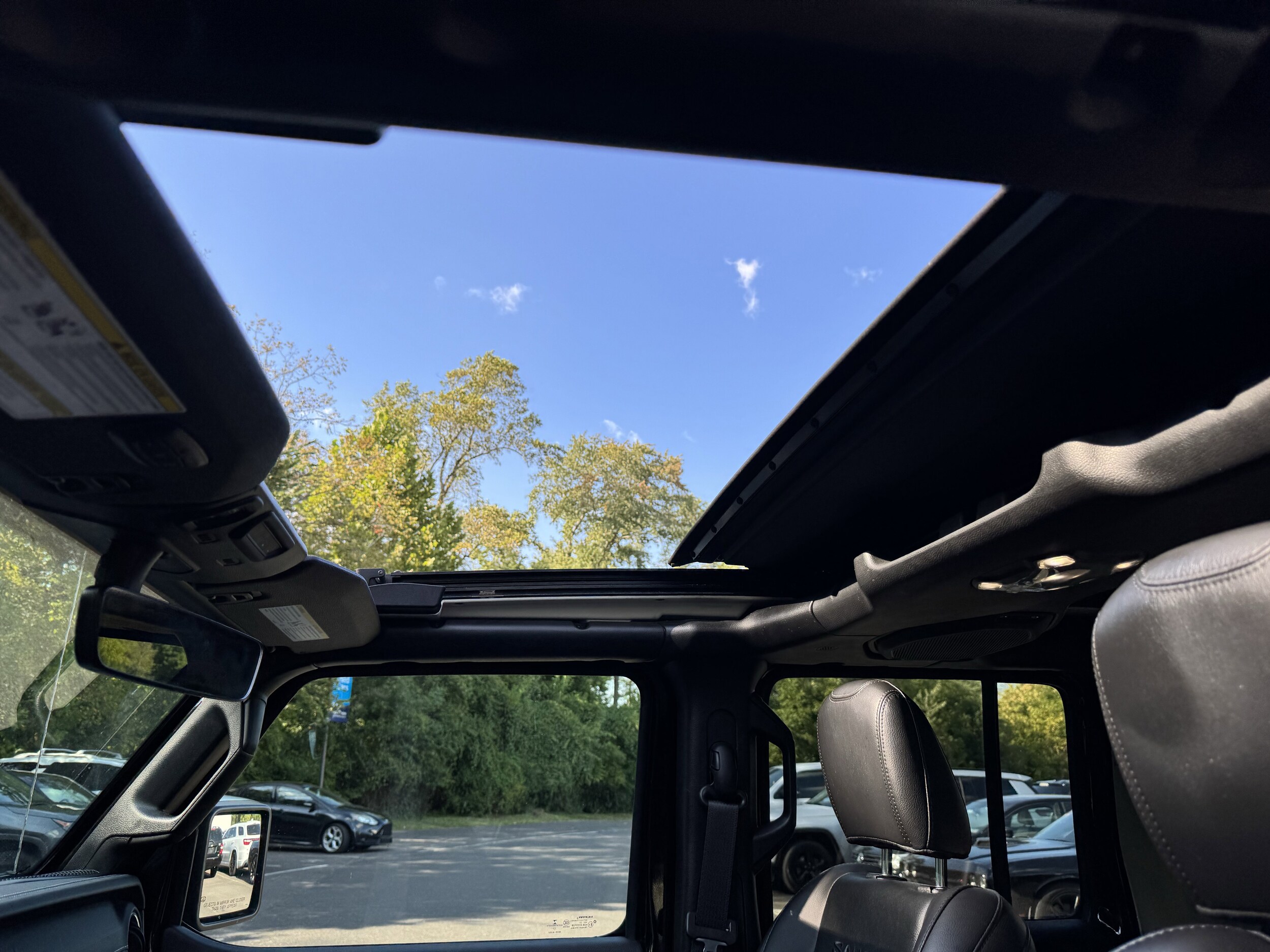 2023 Jeep Wrangler Sahara 4xe photo 4