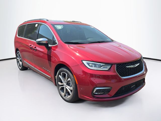 2026 Chrysler Pacifica Pinnacle's photo