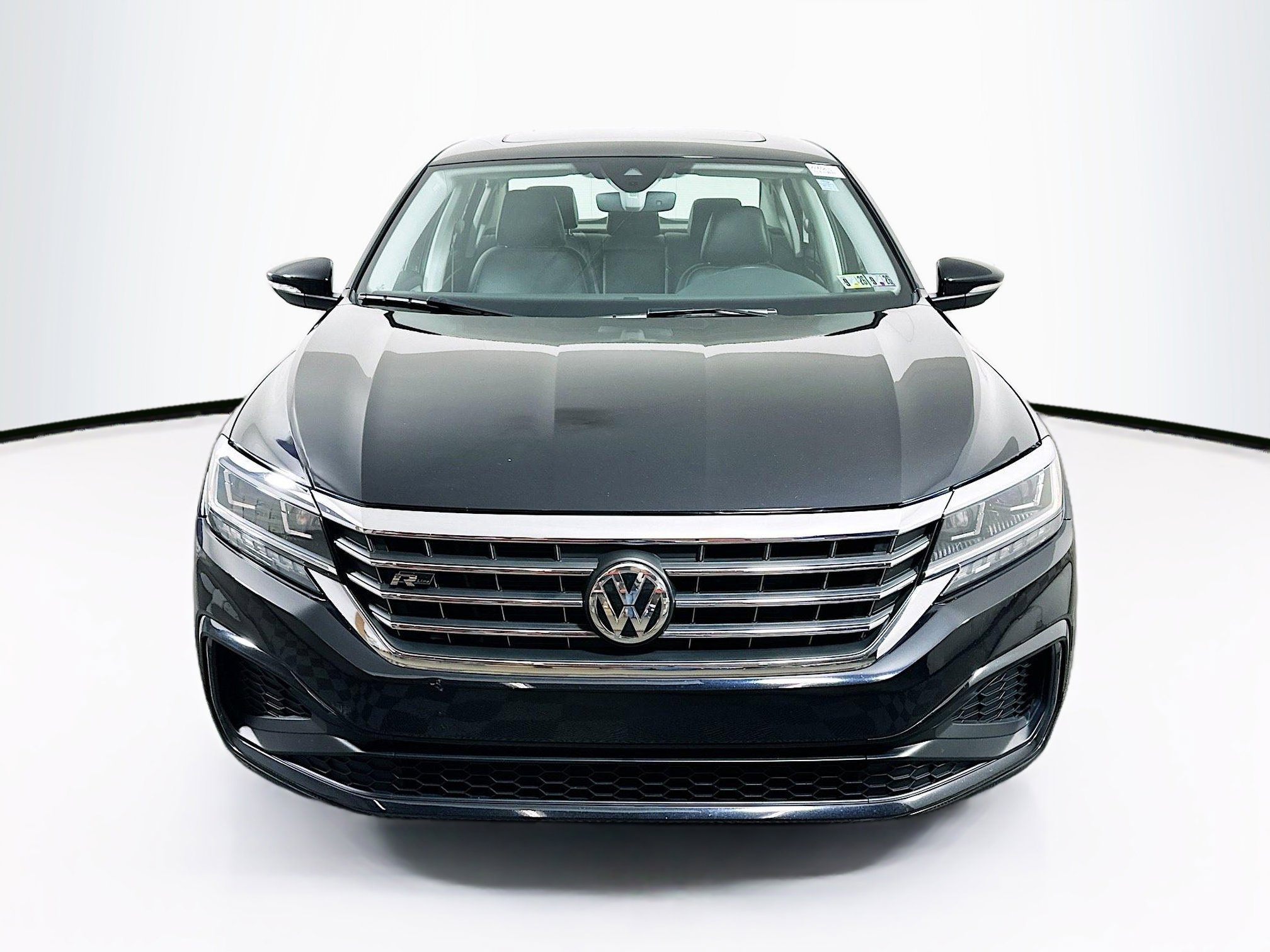 2020 Volkswagen Passat 2.0T R-Line photo 2