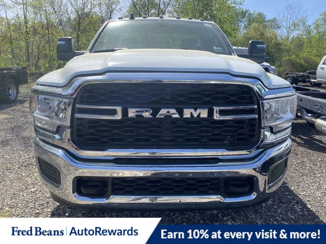 2024 Ram 3500 Tradesman photo 2