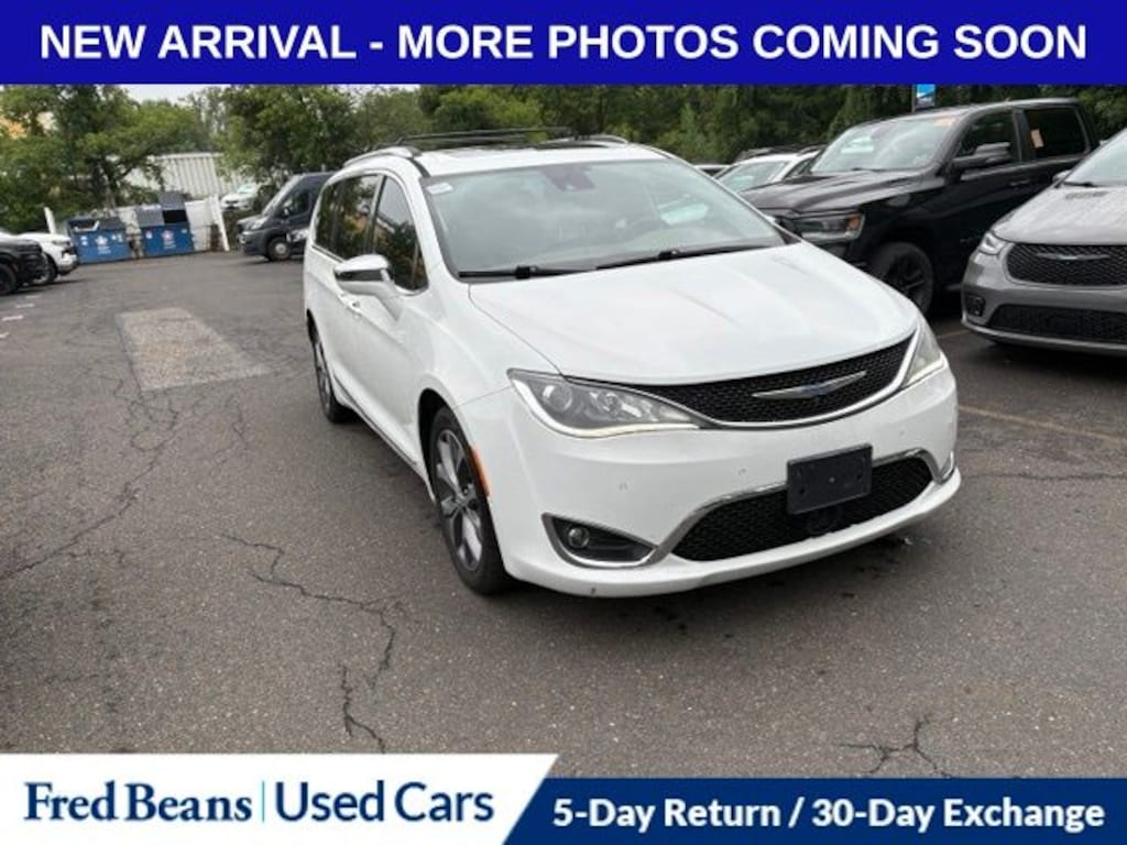 Used 2018 Chrysler Pacifica Limited Van