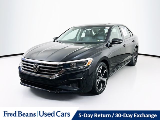 2020 Volkswagen Passat 2.0T R-Line photo 3