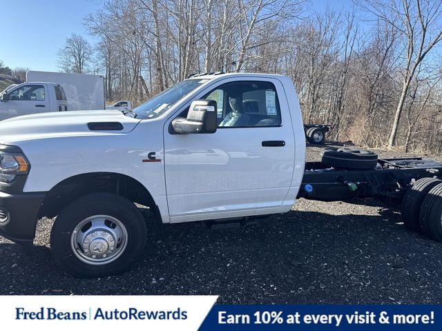 2024 Ram 3500 Tradesman photo 3