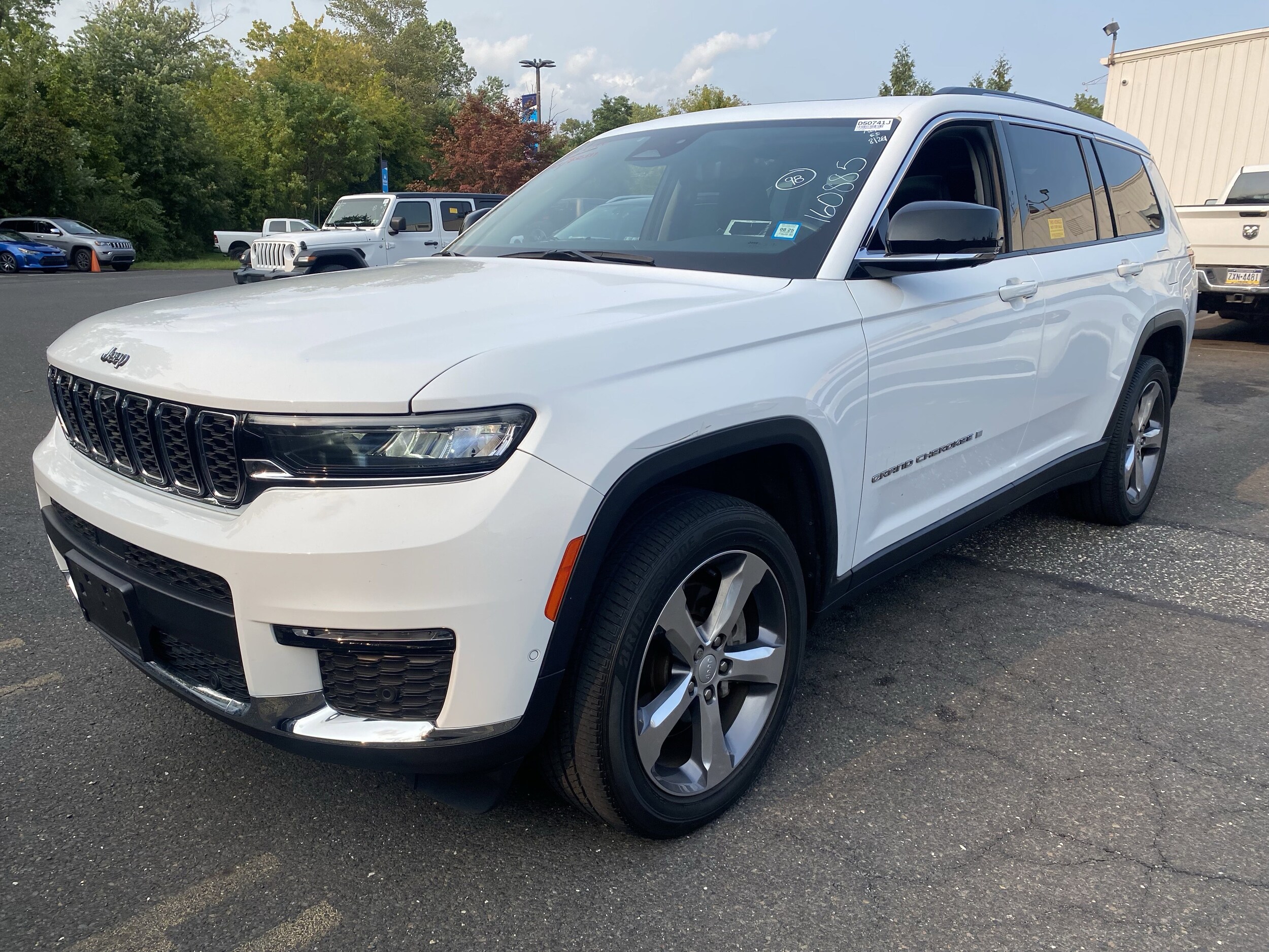 2021 Jeep Grand Cherokee Limited photo 3