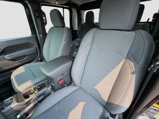 2025 Jeep Gladiator Willys - Photo 16