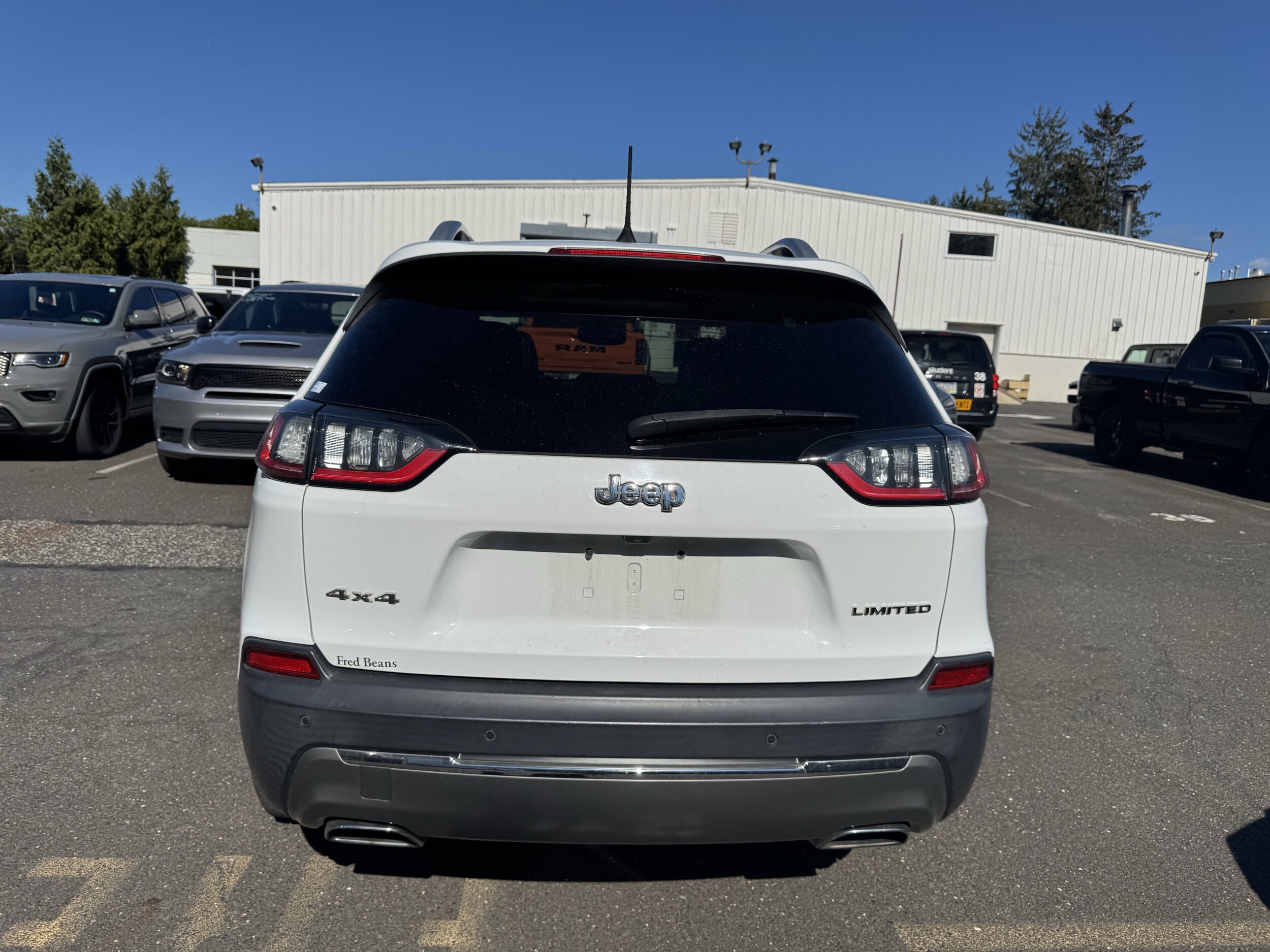2019 Jeep Grand Cherokee Limited photo 2