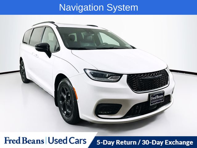 2024 Chrysler Pacifica Hybrid Select Premium S-Appearance PHEV's photo