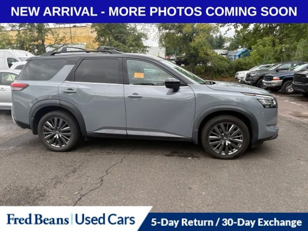 Used 2022 Nissan Pathfinder SL SUV