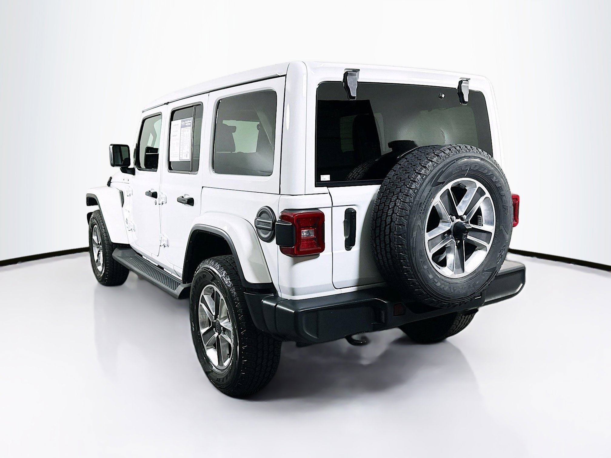 2022 Jeep Wrangler Unlimited Sahara photo 3