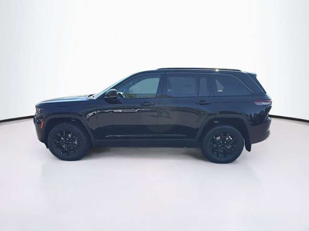 New 2026 Jeep Grand Cherokee Laredo Altitude Sport Utility