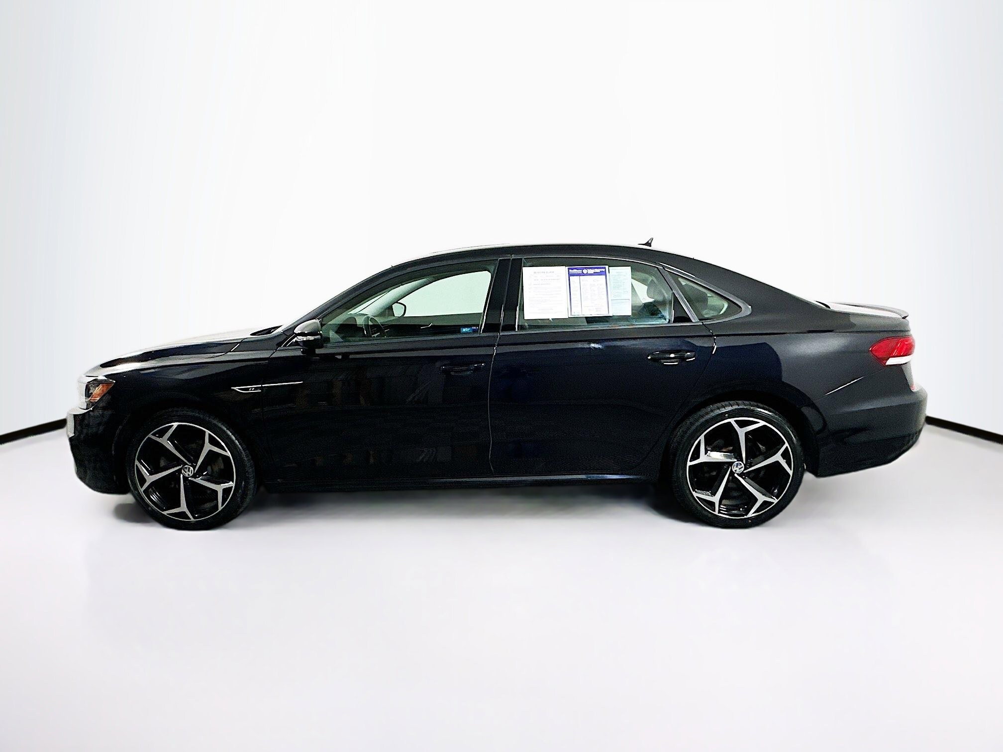 2020 Volkswagen Passat 2.0T R-Line photo 4
